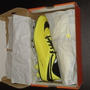 Nike soccer/football shoes size 12. Neon yellow & black